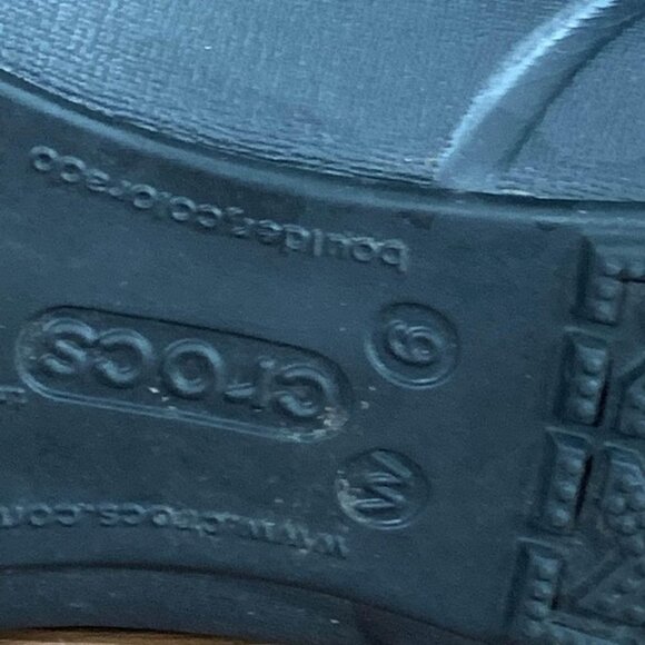 Crocs Black Slip-on Cap Toe Flats Women’s Size 6 - Picture 7 of 7